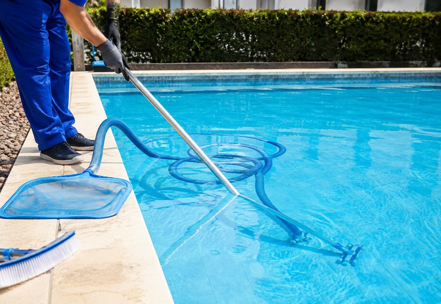 Imagen de Piscinas y mantenimiento acuático: trabajo en curso - Contrato recurrente
