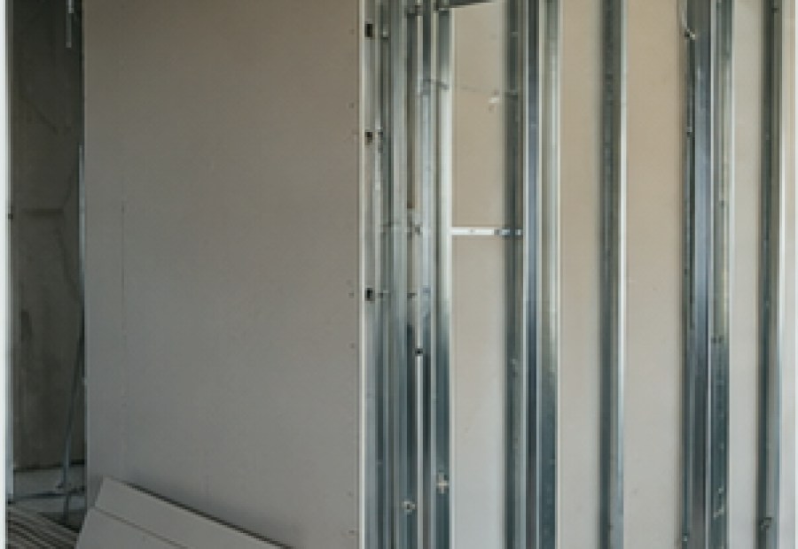 Imagen de Yeso laminado, tabiquería seca y falsos techos: trabajo en curso - Medición interior