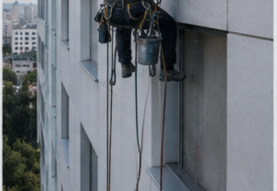 Imagen de Trabajos verticales y fachadas: entrada de trabajo diario - Zona de fachada, patio, cubierta o elemento en altura
